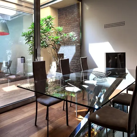Apartment One Eight *