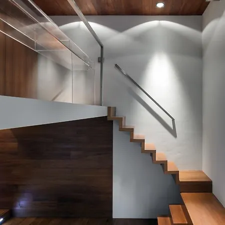 One Eight Apartment *