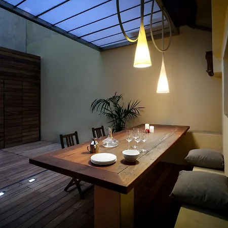 Apartment One Eight *